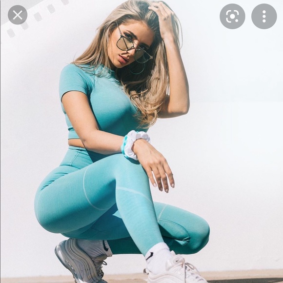 Alphalete Pants - NWOT ALPHALETE OG Revival Leggings - Capri Sun